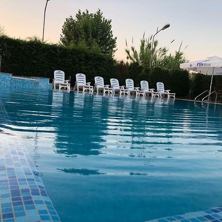 Blue Sky Hotel Голем Екстериор снимка