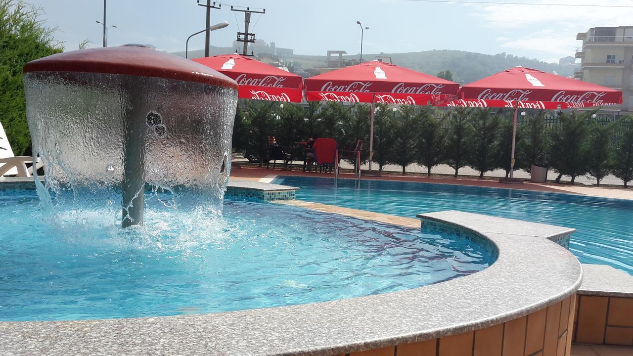 Blue Sky Hotel Голем Екстериор снимка